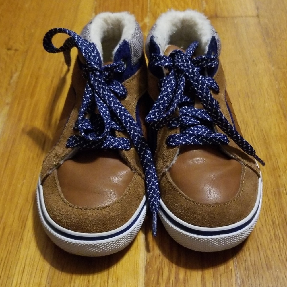 Boys shoes